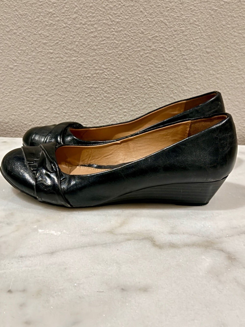 CL by Chinese Laundry Women's Black Wedges